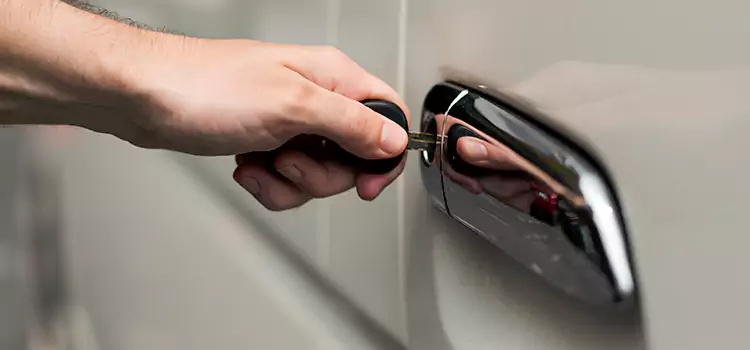 Why Choose Our Auto Locksmith Team in Lake Ridge, VA?